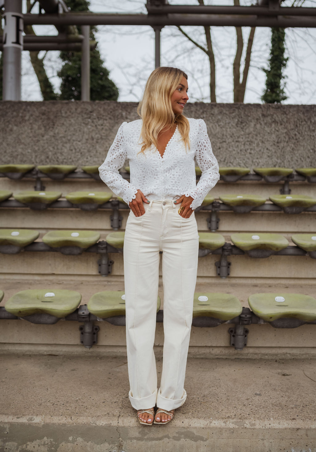 Beige Dadi Jeans